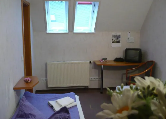 Gaststaette & Jiedlitz Guest house